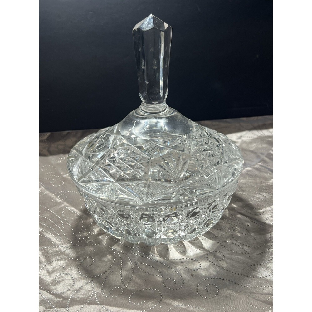 BEAUTIFUL VINTAGE HEAVY LIDDED CRYSTAL‎ CANDY DISH (1527)